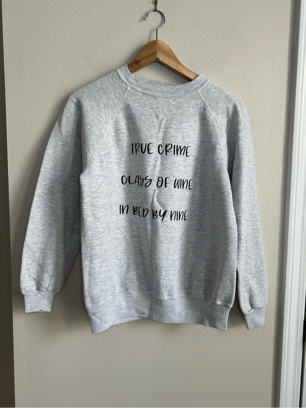 Hanes True Crime Glass of Wine in Bed by Nine Grey Crewneck Sweatshirt Size M
